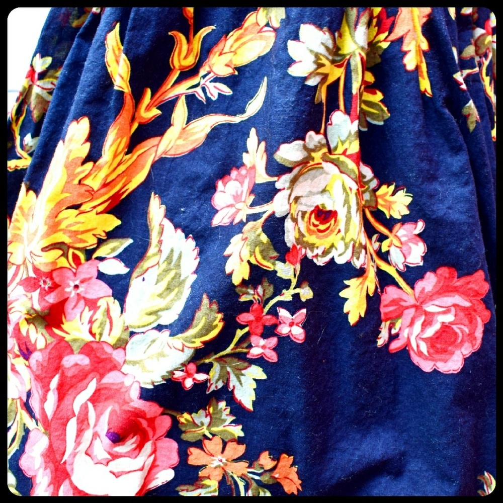Black floral dress - Picture 3 of 5